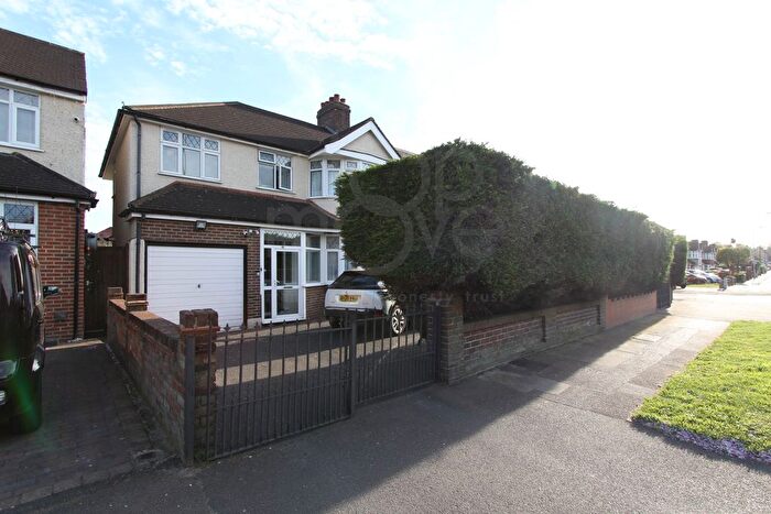 4 Bedroom Terraced House To Rent In Croydon Road, Beddington, CR0