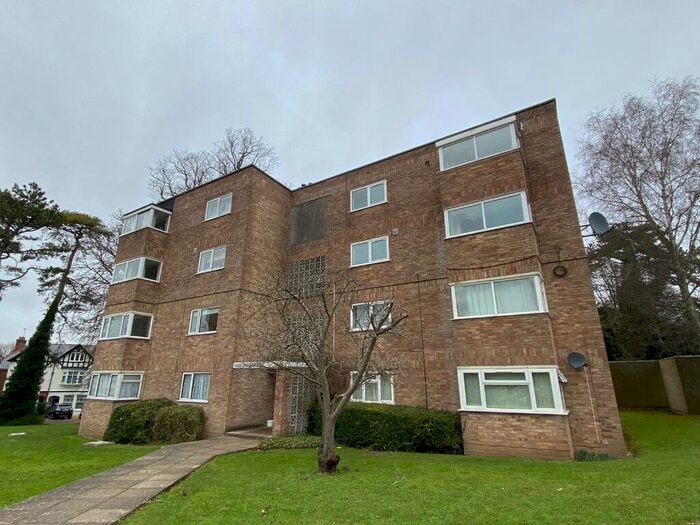 2 Bedroom Flat To Rent In Ashley Lodge, Basingstoke, RG21