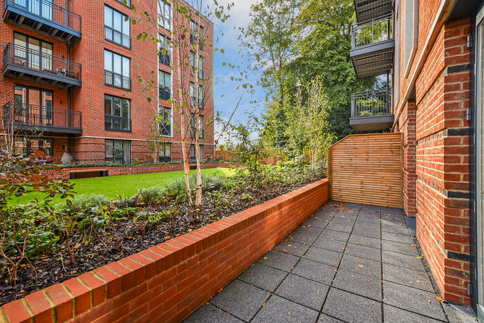 1 Bedroom Ground Flat To Rent In Fellowes Rise, Winchester, SO22