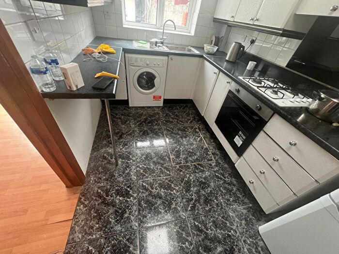 4 Bedroom Semi-Detached House To Rent In George V Way, Greenford, Greater London, UB6