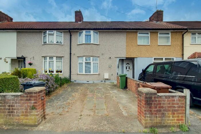 3 Bedroom End Of Terrace House To Rent In Maxey Road, Dagenham, RM9