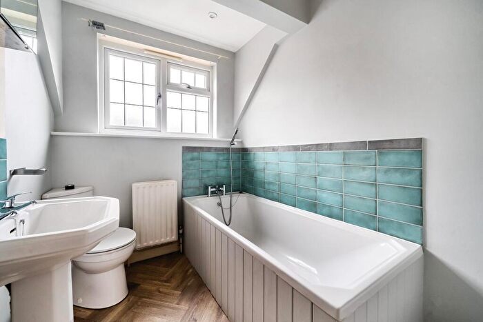 2 Bedroom Detached House To Rent In Haslemere, GU27