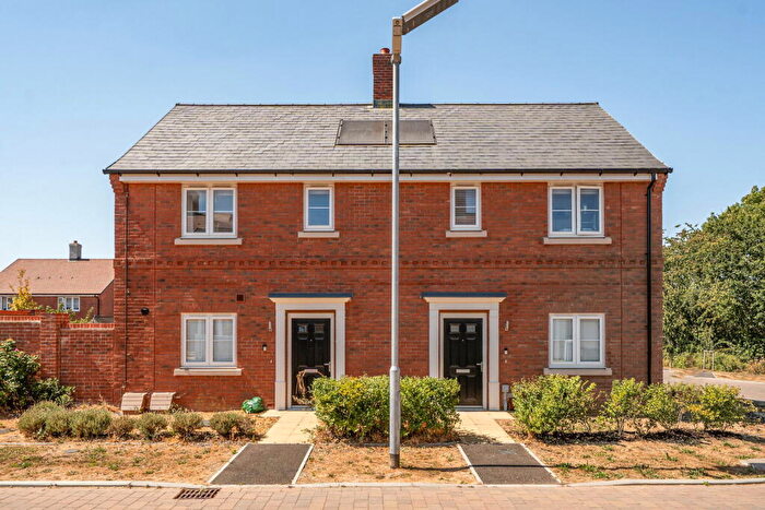 2 Bedroom Maisonette For Sale In Stock Dove Gardens, Botley, SO32