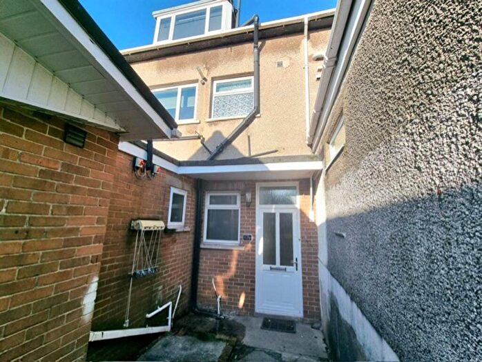 3 Bedroom Flat To Rent In Newport Road, Rumney, CF3