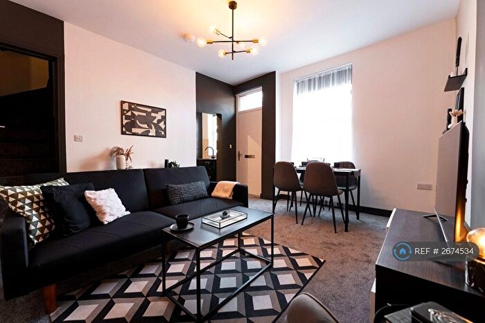 3 Bedroom Terraced House To Rent In Haddon Avenue, Leeds, LS4