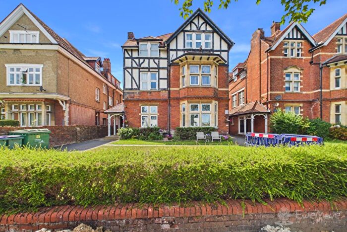 2 Bedroom Apartment To Rent In Earls Avenue, Folkestone, Kent, CT20