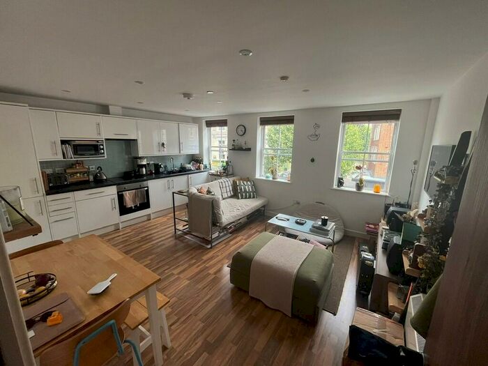 1 Bedroom Apartment To Rent In Kentish Town Road, London, NW5