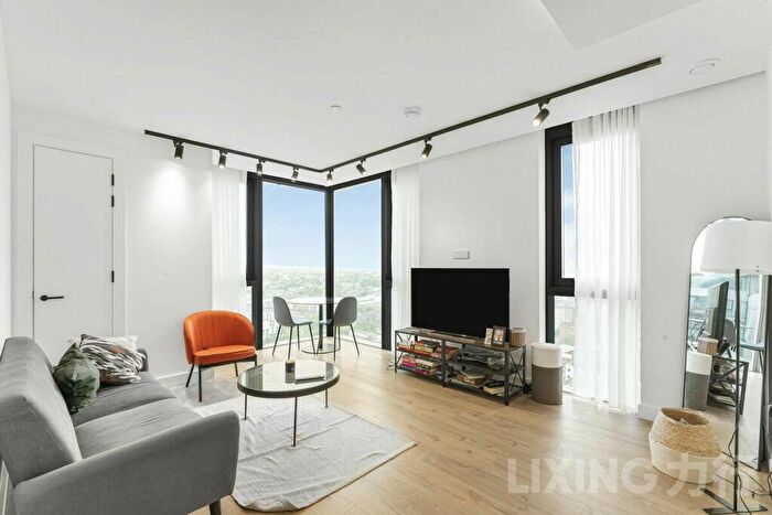 2 Bedroom Flat To Rent In Place, London, EC1V