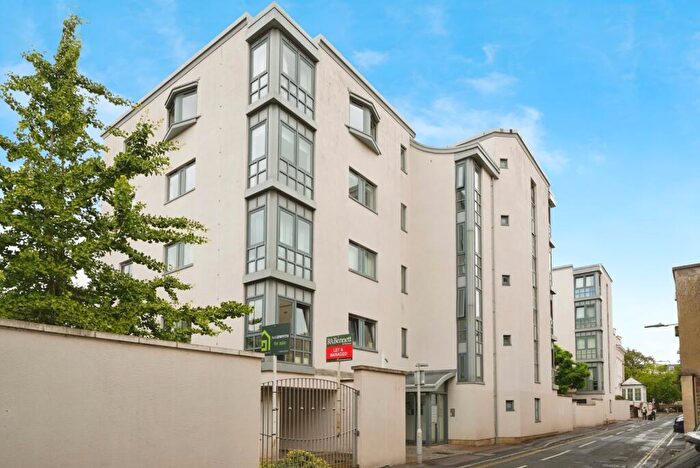 2 Bedroom Flat To Rent In Imperial Court, GL50