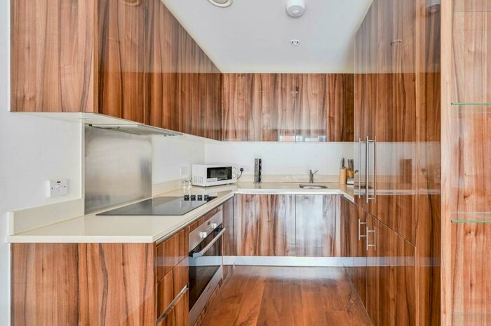 2 Bedroom Flat To Rent In Warehouse Court, Woolwich, London, SE18