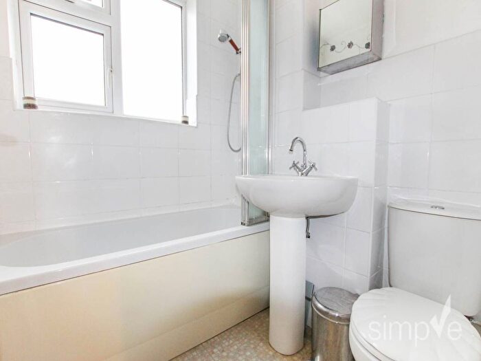 1 Bedroom Property To Rent In Hogarth Crescent, Colliers Wood, London, SW19