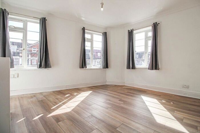 4 Bedroom Flat To Rent In Portsdown, Rectory Lane, Edgware, HA8