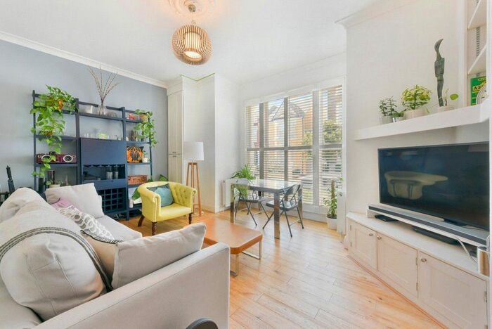 1 Bedroom Flat To Rent In Spencer Road, London, SW18