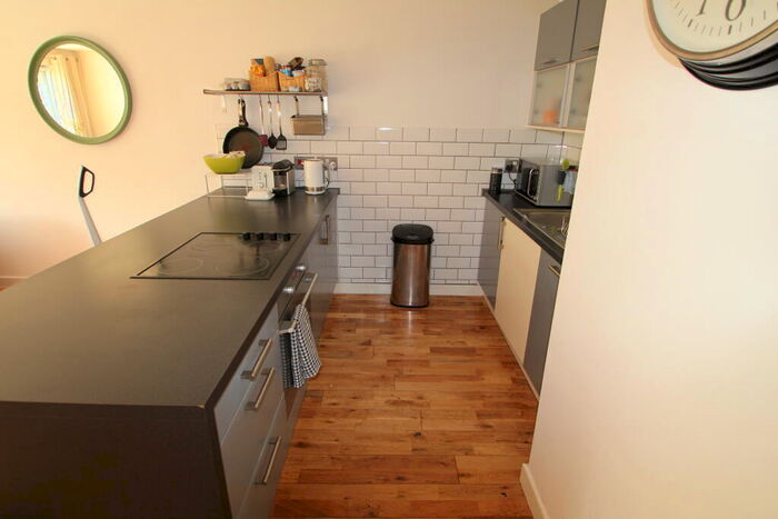 2 Bedroom Apartment To Rent In Great Dove Hill, Merchant City, G1
