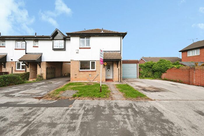 2 Bedroom End Terrace House For Sale In Thicket Drive, Maltby, Rotherham, S66