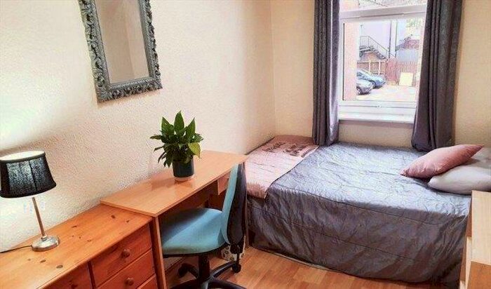 3 Bedroom Flat To Rent In Travis Place, S10