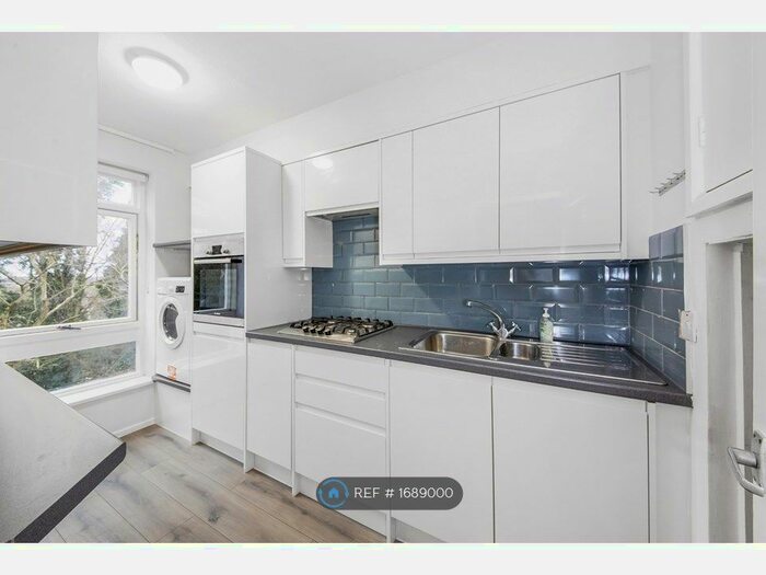 1 Bedroom Flat To Rent In Hogarth Court, London, SE19