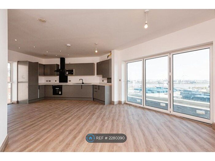 2 Bedroom Flat To Rent In Northfleet, Dartford - Kent, DA11