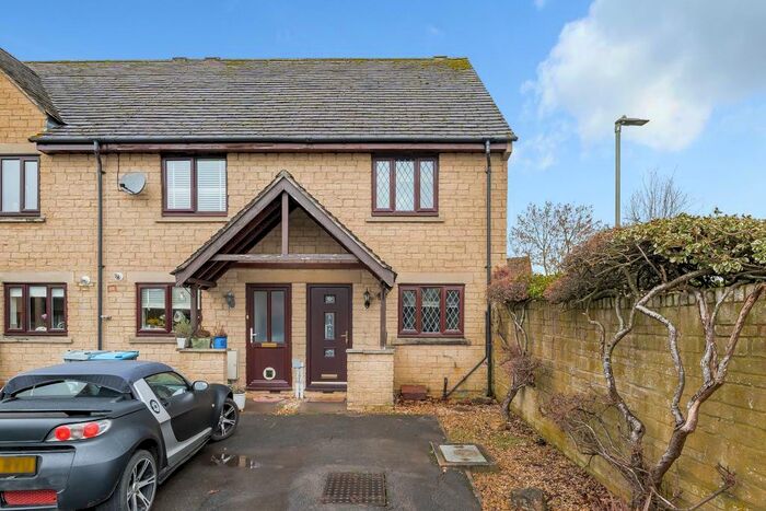 2 Bedroom End Of Terrace House To Rent In Farmington Drive, Witney, OX28