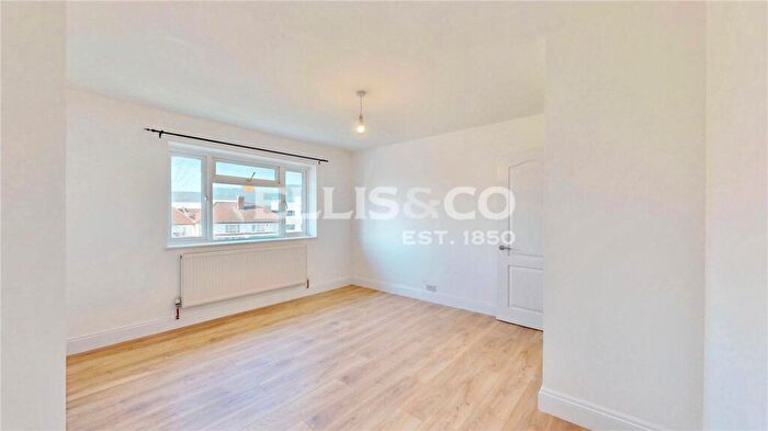 2 Bedroom Apartment To Rent In Carlyon Mansions, Ealing Road, Wembley, HA0