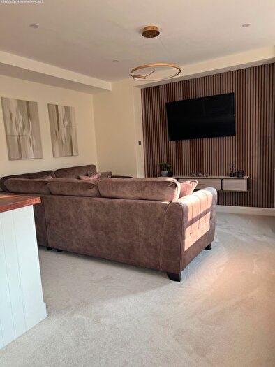 2 Bedroom Flat To Rent In Nevern Square, London, SW5