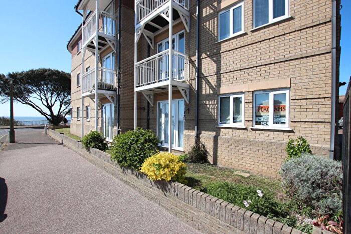 2 Bedroom Flat For Sale In Turret House, Vista Road, Clacton On Sea, CO15