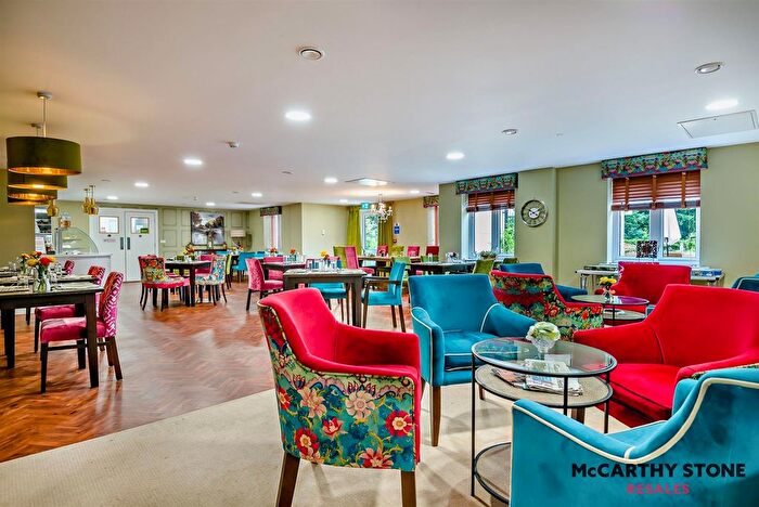 2 Bedroom Flat For Sale In Shackleton Place, Devizes, Wiltshire, SN10