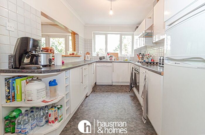 2 Bedroom Flat To Rent In North End Road, Golders Green, NW11