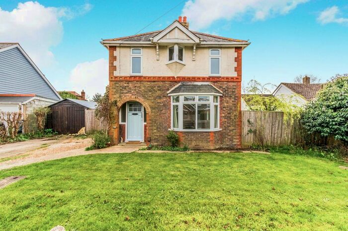 3 Bedroom Detached House To Rent In West Road, Emsworth, PO10