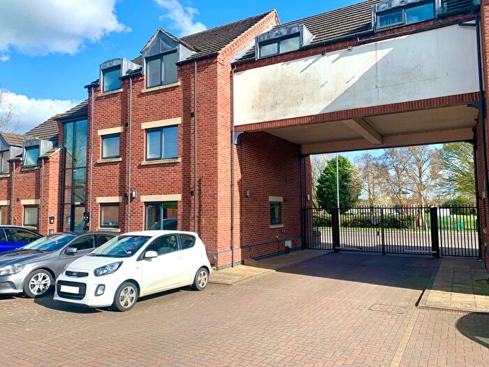 3 Bedroom Flat For Sale In Lincoln Road, North Hykeham, Lincoln, LN6