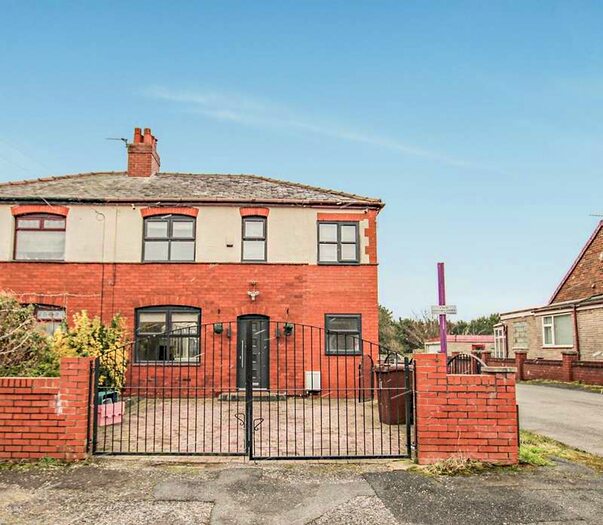 Houses for sale in Garswood, WN4, Merseyside