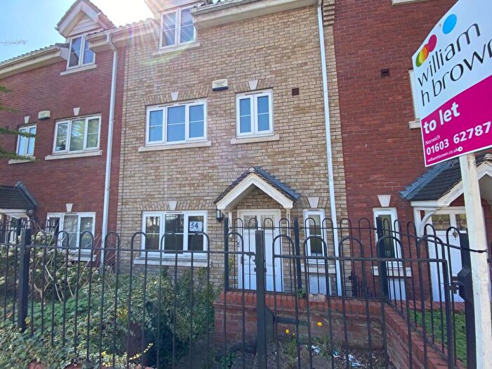 4 Bedroom Town House To Rent In Drayton Road, Norwich, Norwich, NR3