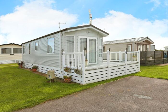 2 Bedroom Detached House For Sale In Solent Breezes, Chilling Lane, Warsash, Hampshire, SO31