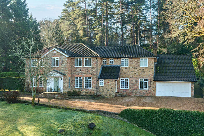 6 Bedroom Detached House For Sale In Star Hill Drive, Churt, Farnham, GU10