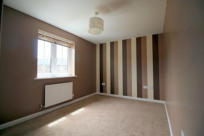2 Bedroom Apartment To Rent In Westview Close, BN10