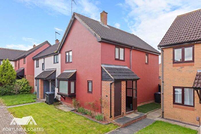 3 Bedroom End Of Terrace House For Sale In Standingford, Harlow, CM19