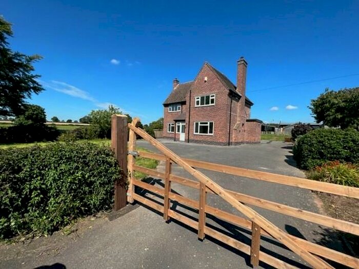 4 Bedroom Farm House To Rent In The Farm House, Belton, LE12