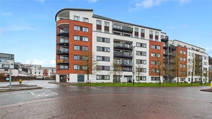 2 Bedroom Flat For Sale In Camberley, Surrey, GU15