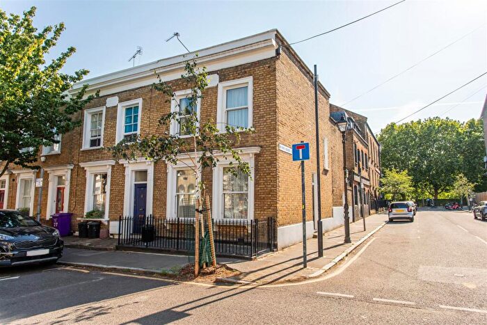 3 Bedroom Terraced House For Sale In Kenilworth Road, Mile End, E3