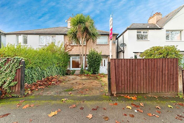 3 Bedroom Semi Detached House For Sale In Bobbers Mill Road, Nottingham, NG7