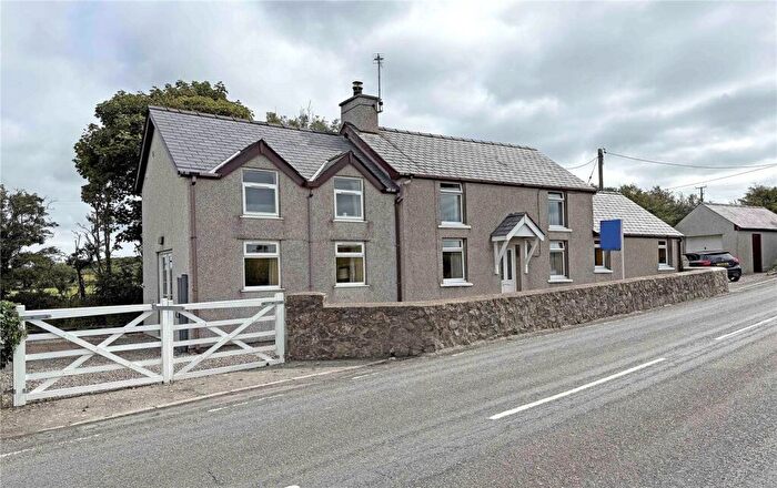 3 Bedroom Detached House For Sale In Tyn Lon, Sir Ynys Mon, LL65