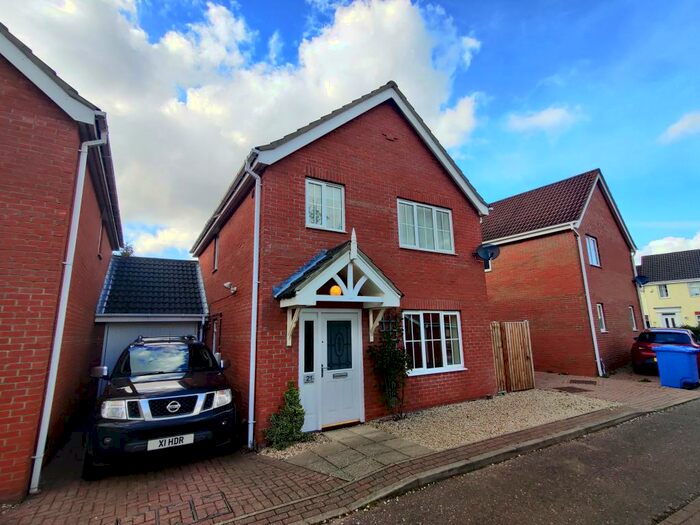 4 Bedroom Detached House To Rent In Mavish Close, Norwich, NR5