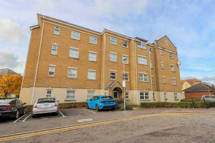 2 Bedroom Apartment To Rent In Crispin Way, Hillingdon, UB8