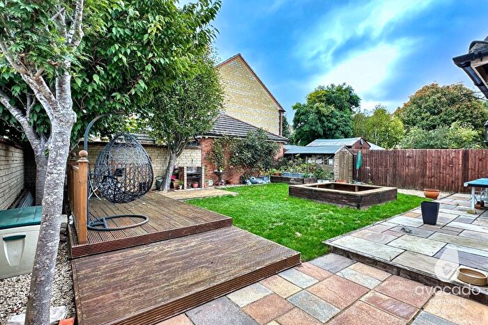 5 Bedroom Detached House For Sale In Lucerne Avenue, Bure Park, Bicester, OX26