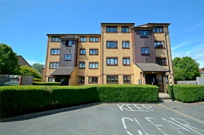 1 Bedroom Apartment To Rent In Hardcastle Close, Croydon, Surrey, CR0