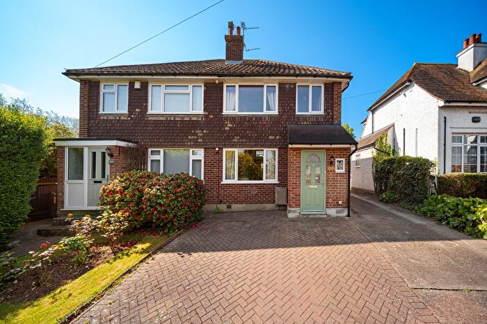 3 Bedroom Semi Detached House For Sale In Lewis Road, Istead Rise, Gravesend, Kent, DA13
