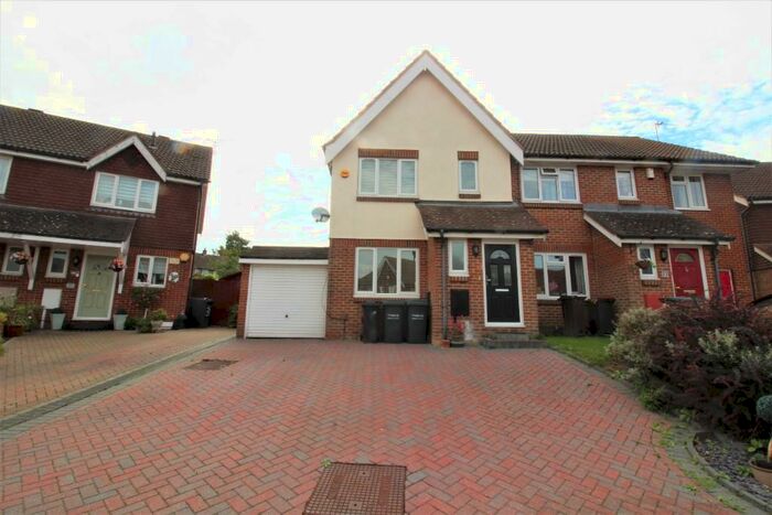 3 Bedroom Semi-Detached House To Rent In Richmond Drive, Gravesend, Kent, DA12
