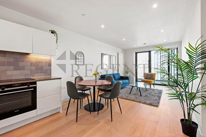 2 Bedroom Apartment To Rent In Marco Polo Tower, Bonnet St, E16