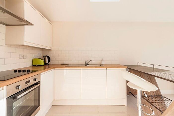 1 Bedroom Flat To Rent In London Road, Wokingham, RG40