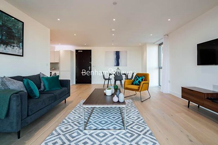 2 Bedroom Apartment To Rent In East Ferry Road, Canary Wharf, E14